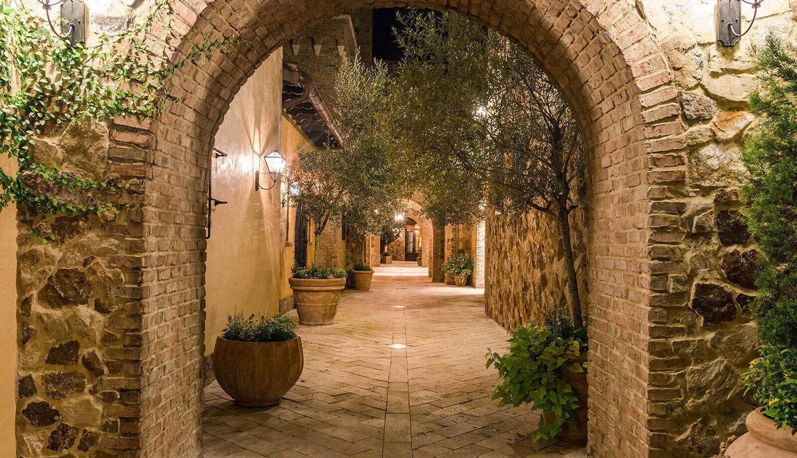 The archway at Bella Collina's clubhouse