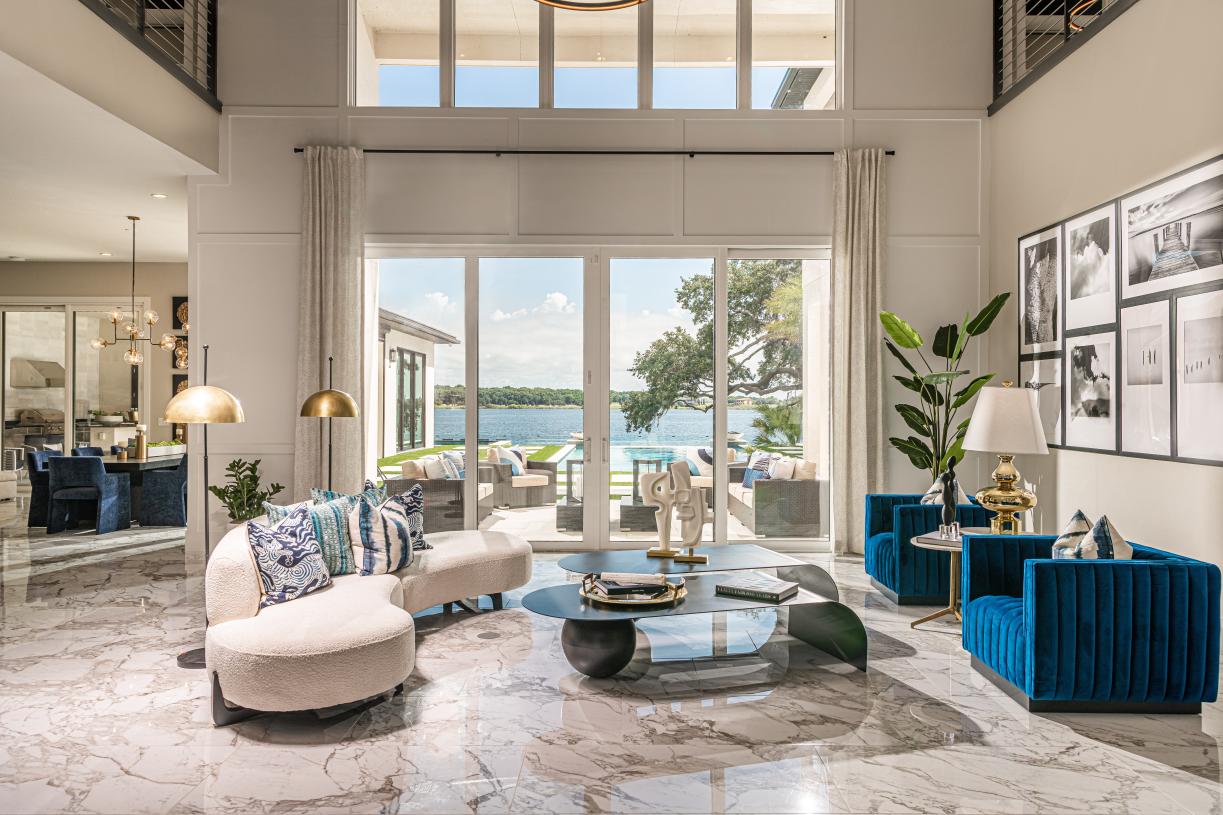 A light-filled great room opening onto Lake Apopka